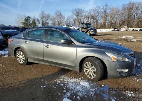 2015 Nissan Altima 2.5 z USA, uszkodzony, nr VIN 1N4AL3AP8FN385284